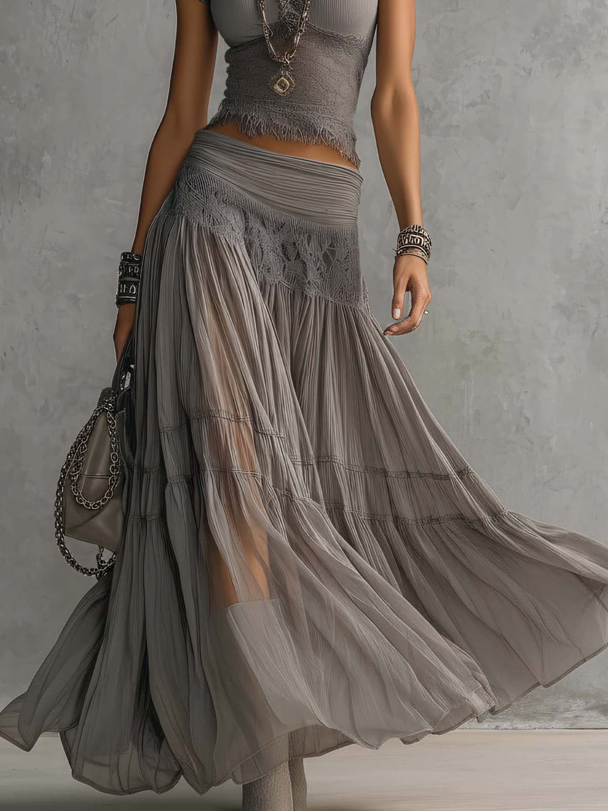 Geneva · Conjunto con Top Trasparente y Inserti en Encaje Negro y Falda Maxi plisada