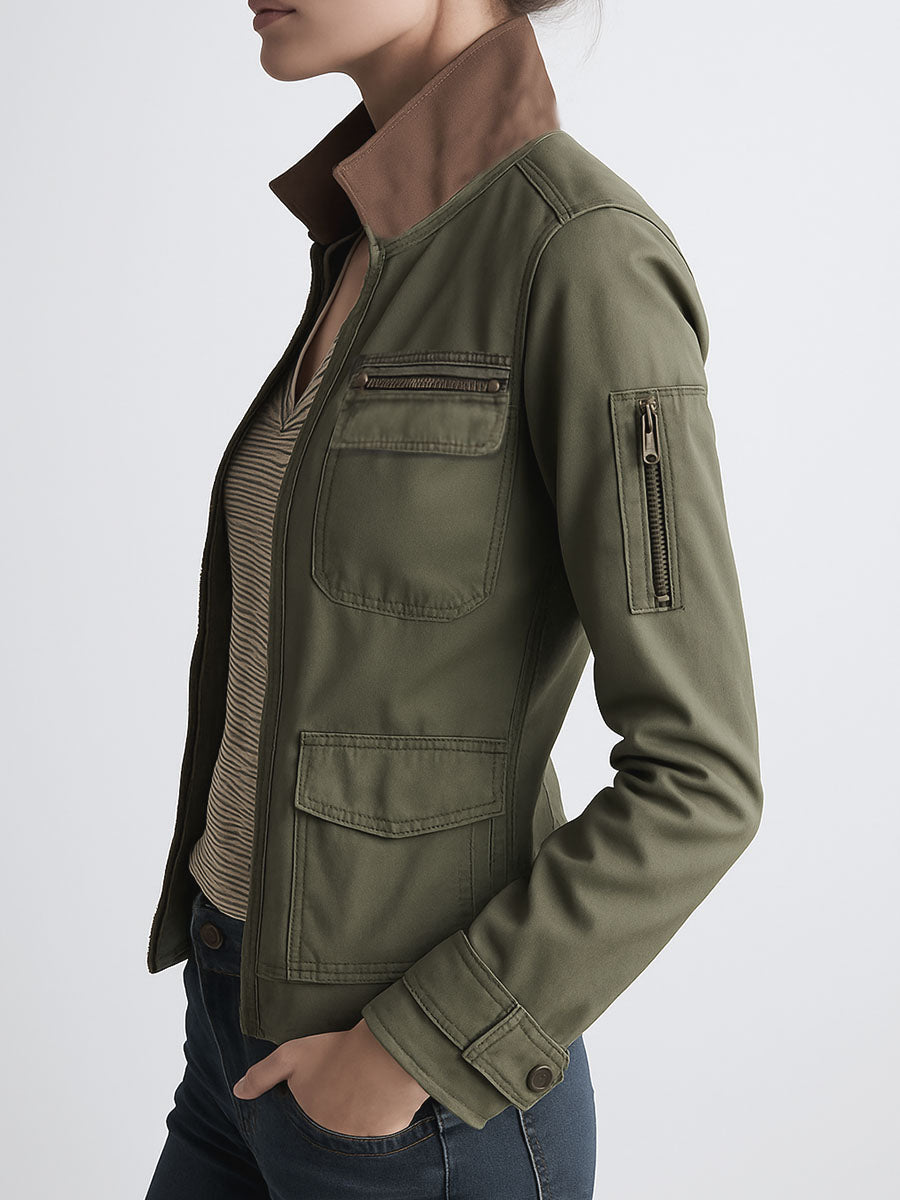 Chaqueta cargo verde oliva con bolsillos utilitarios