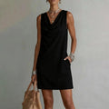 Vestido de corte entallado con cuello cowl