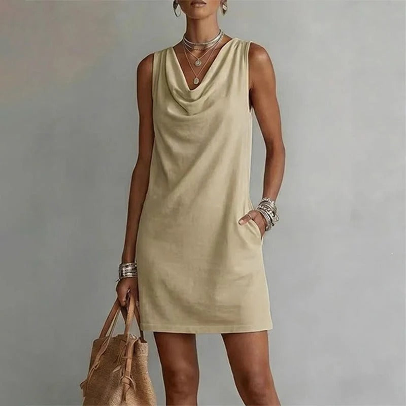 Vestido de corte entallado con cuello cowl