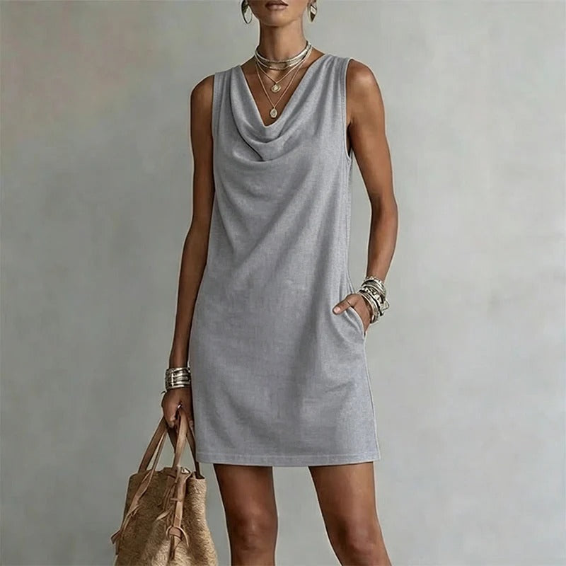 Vestido de corte entallado con cuello cowl